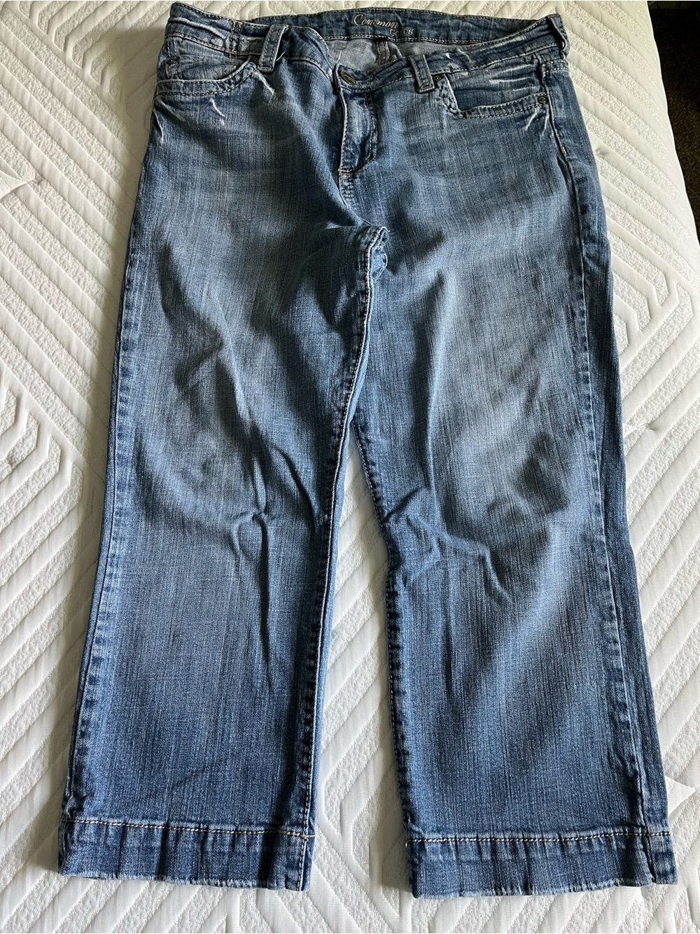 Women’s Capri Jeans in Light Blue by Common Genes